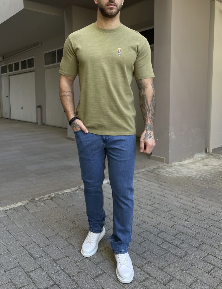 Ανδρικό βαμβακερό λαδί T-shirt με ανάγλυφο ύφασμα και στάμπα στο στήθος TPM1069 φωτογραφία